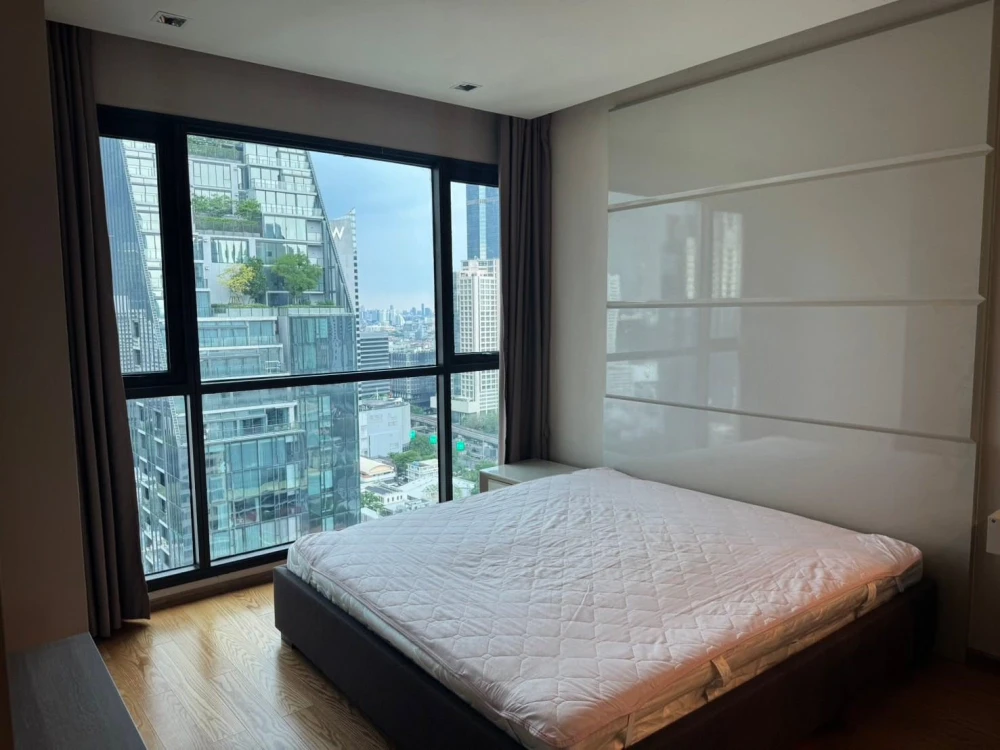For rent: The Address Sathorn, high floor unit with amazing views and spacious living area. Ready to move in.