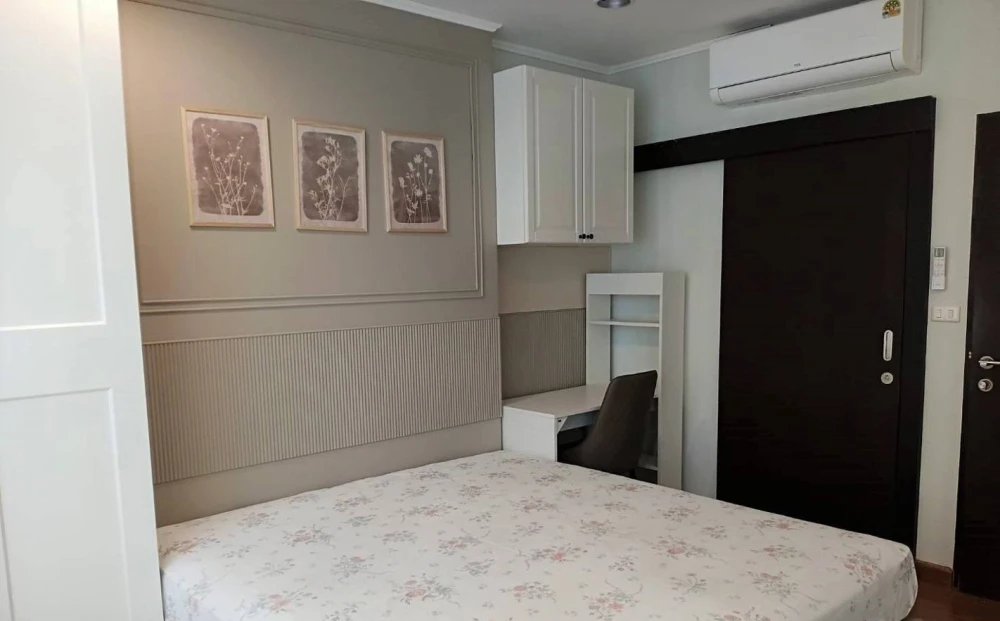 For rent: The Address Sukhumvit 42, 1 bedroom, 1 bathroom, spacious living area, fully furnished and equipped with amenities. Don't miss out!