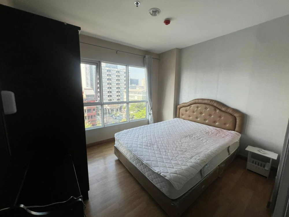 For rent: The Aspire Rama 4, Building A, 7th floor. Fully furnished, including washing machine. Ready to move in.