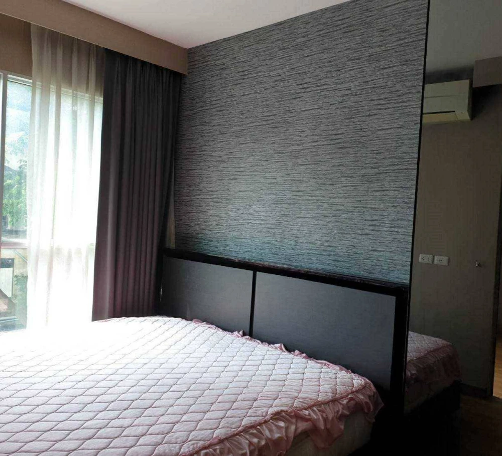 For rent: The Aspire Rama 4, spacious room, lots of usable space, 3rd floor, good location, complete facilities, don't miss it.