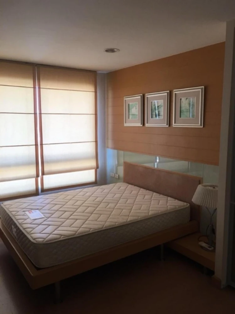 For rent: The Bangkok, 7th floor, nice room, fully furnished, reserve now before it's gone.