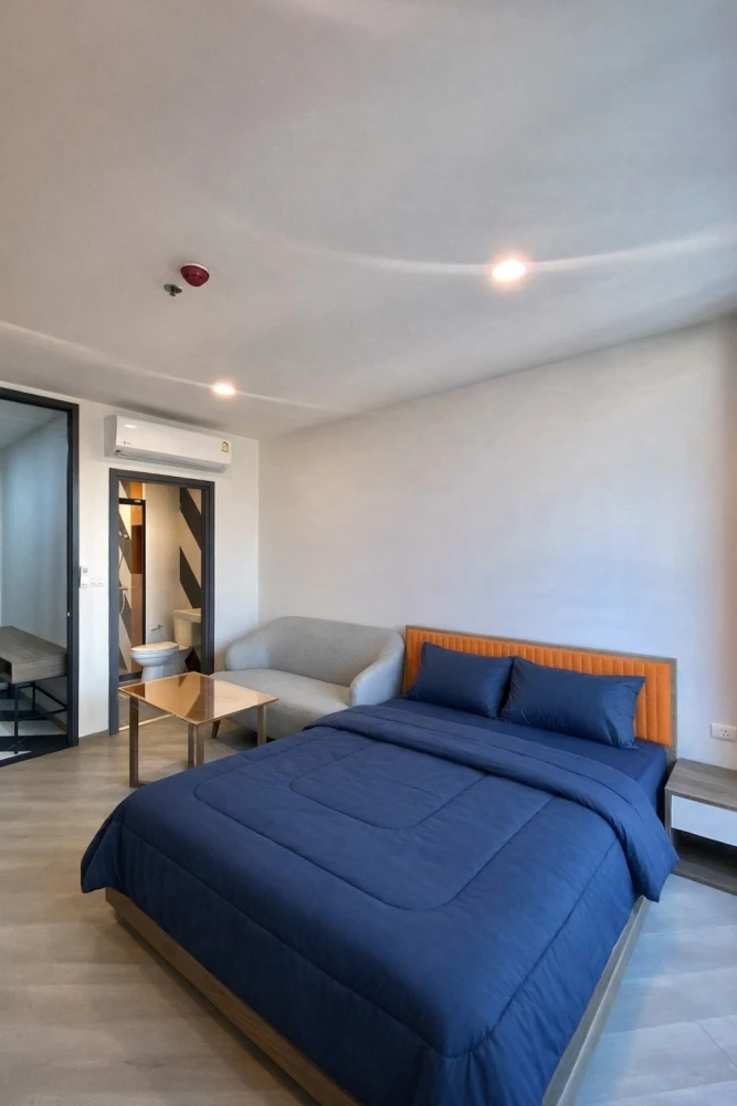 For rent: The Base Saphan Mai, "North-facing" unit (facing the military housing), unobstructed view, not too hot from the sun, excellent ventilation,