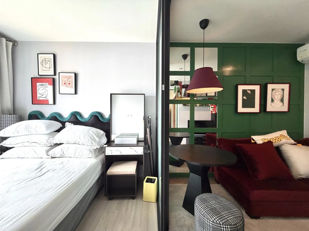 For rent: The Base Phetchaburi - Thonglor, high floor unit, beautifully decorated, very stylish, ready to move in.