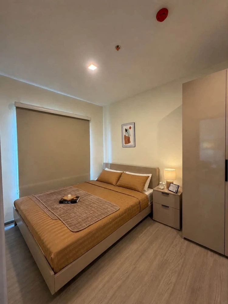 For rent: The Base Phetchaburi - Thonglor. Large unit, fully furnished, stylish and very livable. Book now!