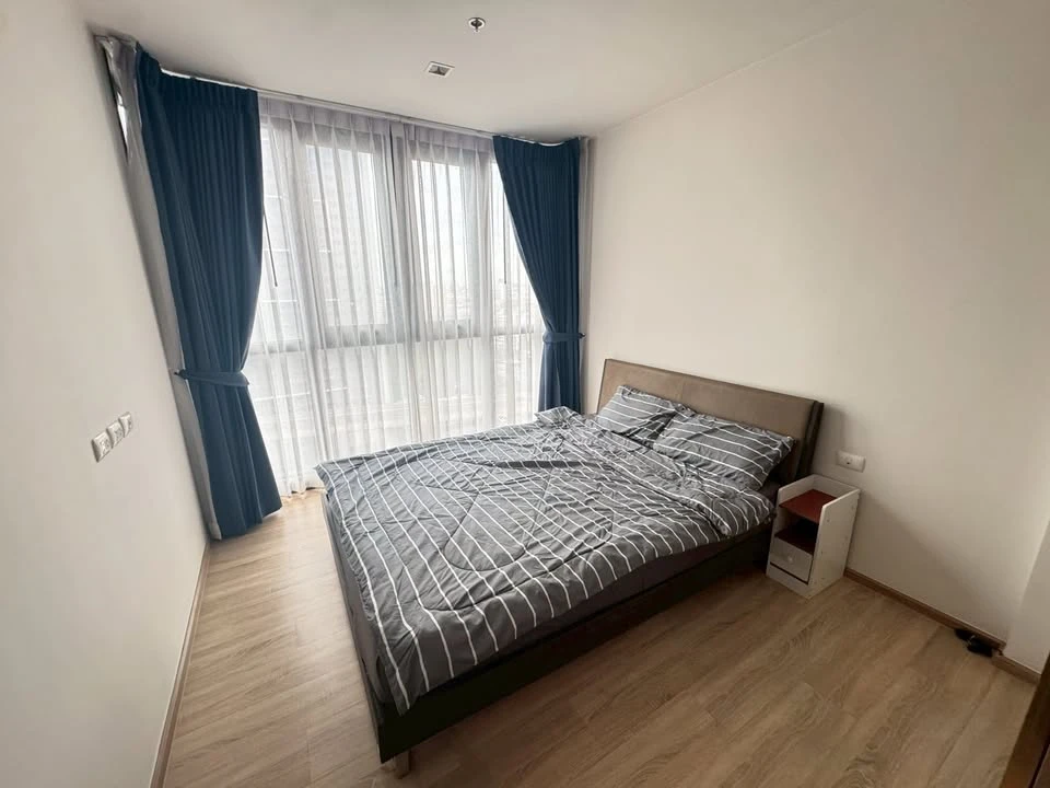 For rent: THE BASE Garden-Rama 9, 17th floor, fully furnished room, nice to live in, book now, don't miss out.