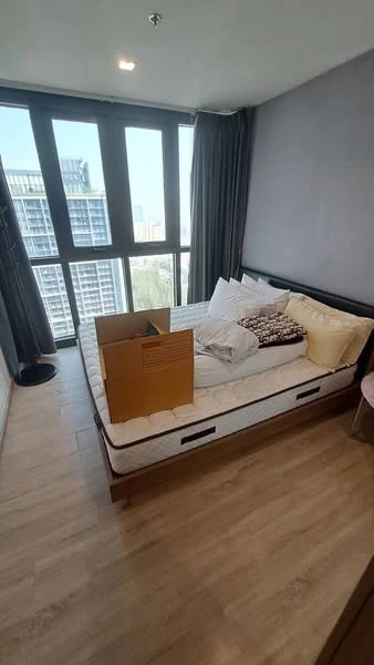 For rent: THE BASE Garden-Rama 9, 36th floor, nice room, fully furnished, just bring your bag.