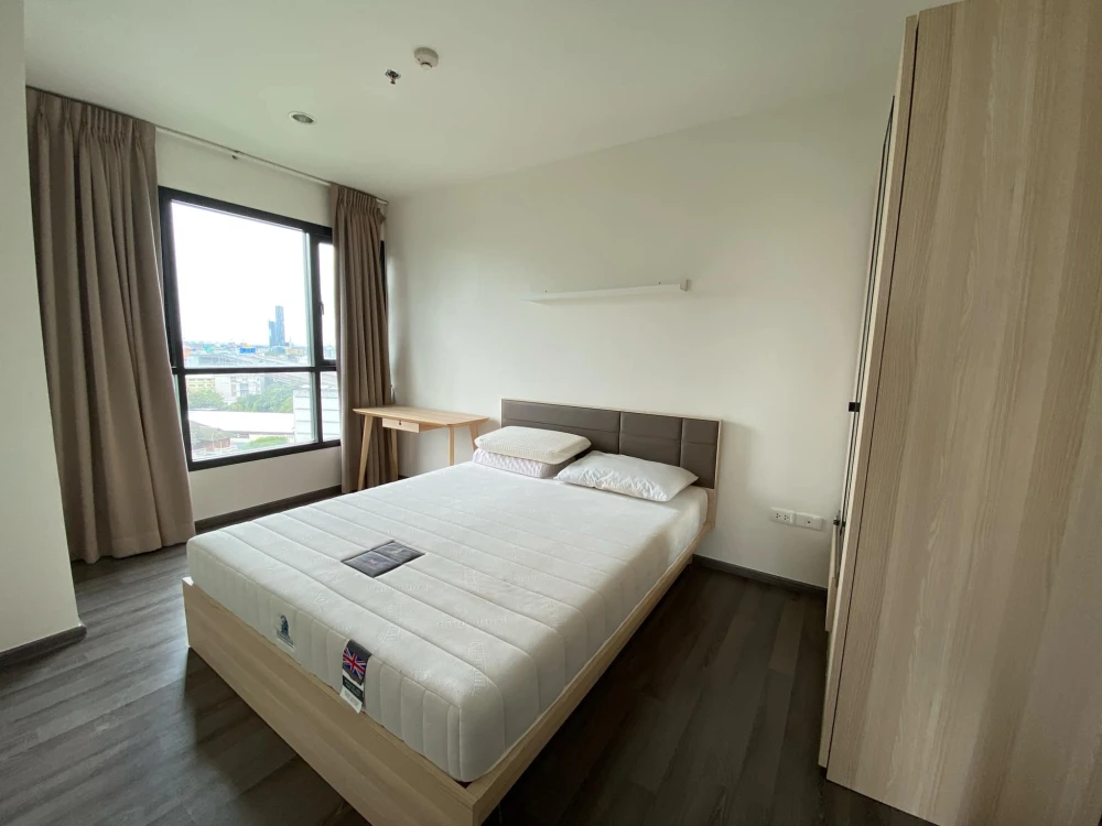 For rent, The Base Park West, 11th floor, swimming pool view, fully furnished, must reserve.
