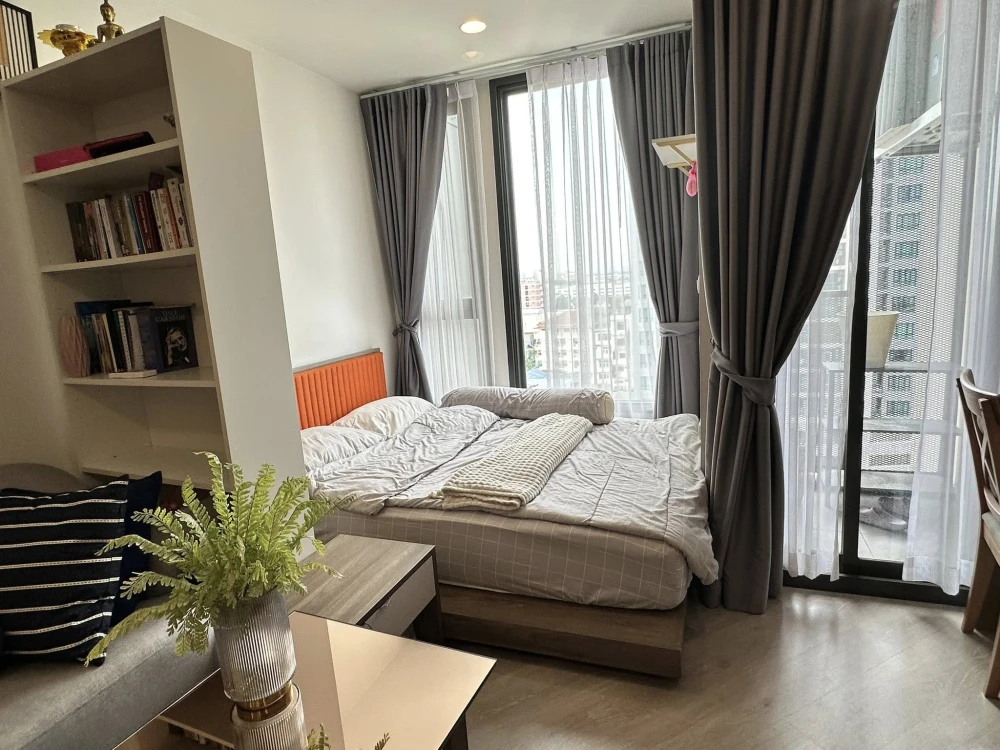 For rent: The Base Saphanmai, 10th floor, Building B. Great view, comfortable living, fully furnished. Just bring your suitcase and move in!
