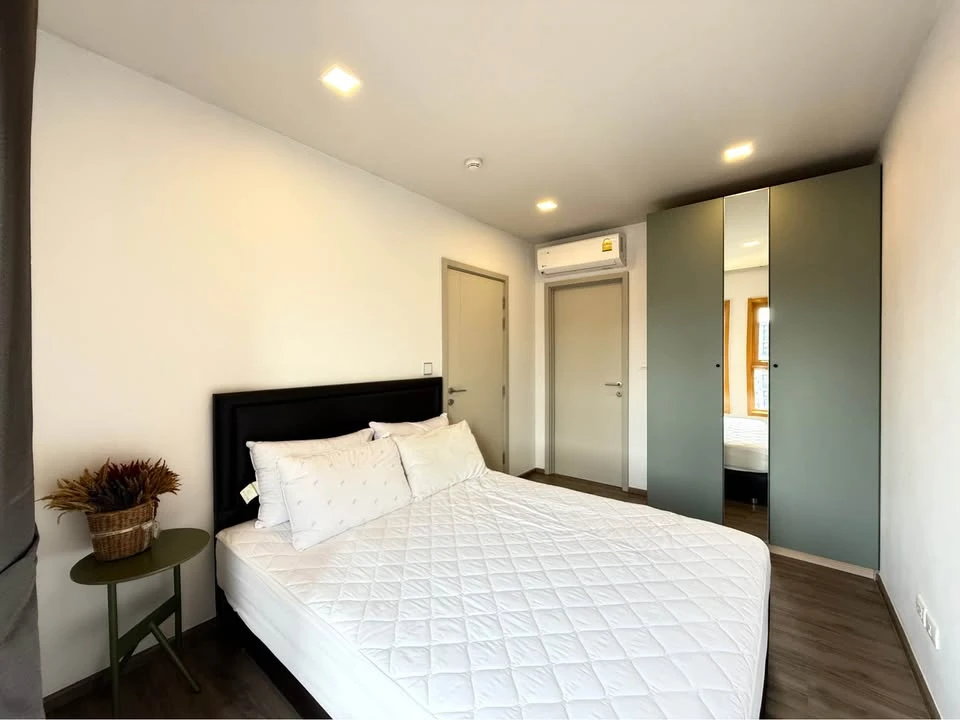 For rent: The Base Sukhumvit 50, 7th floor, nice room, fully furnished, book now.