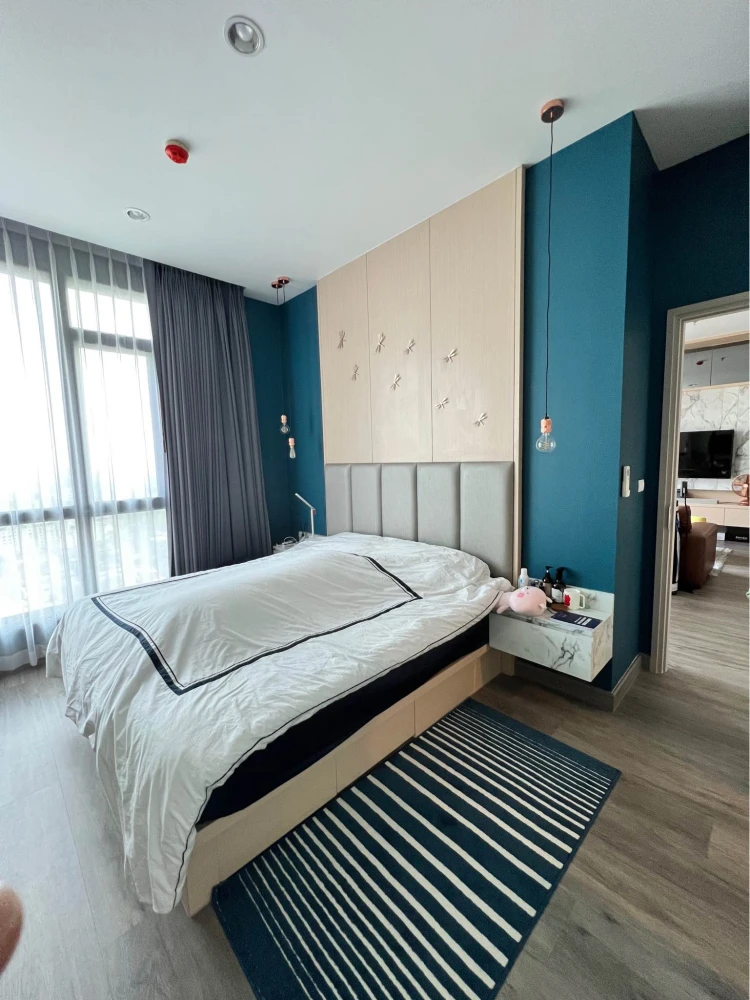 For rent: The Capital Ekkamai-Thonglor, 2.8 m high ceiling room, 22nd floor, beautiful view, no buildings blocking the view, north facing, not hot all