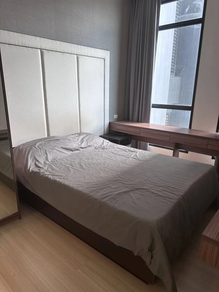 For rent: The Capital Ekamai-Thonglor, high floor unit, fully furnished, complete amenities. Book now!