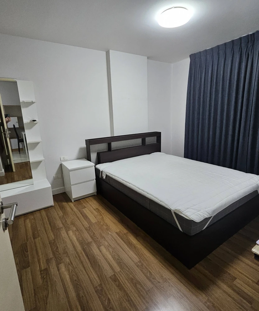 The Clover Thonglor for rent. Quiet, resort-style atmosphere. Direct access to your room from the common area. Book now!
