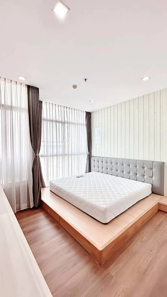 For rent sell: The Coast Bangkok, combined unit with spacious living area, fully furnished and equipped with appliances. Don't miss out!