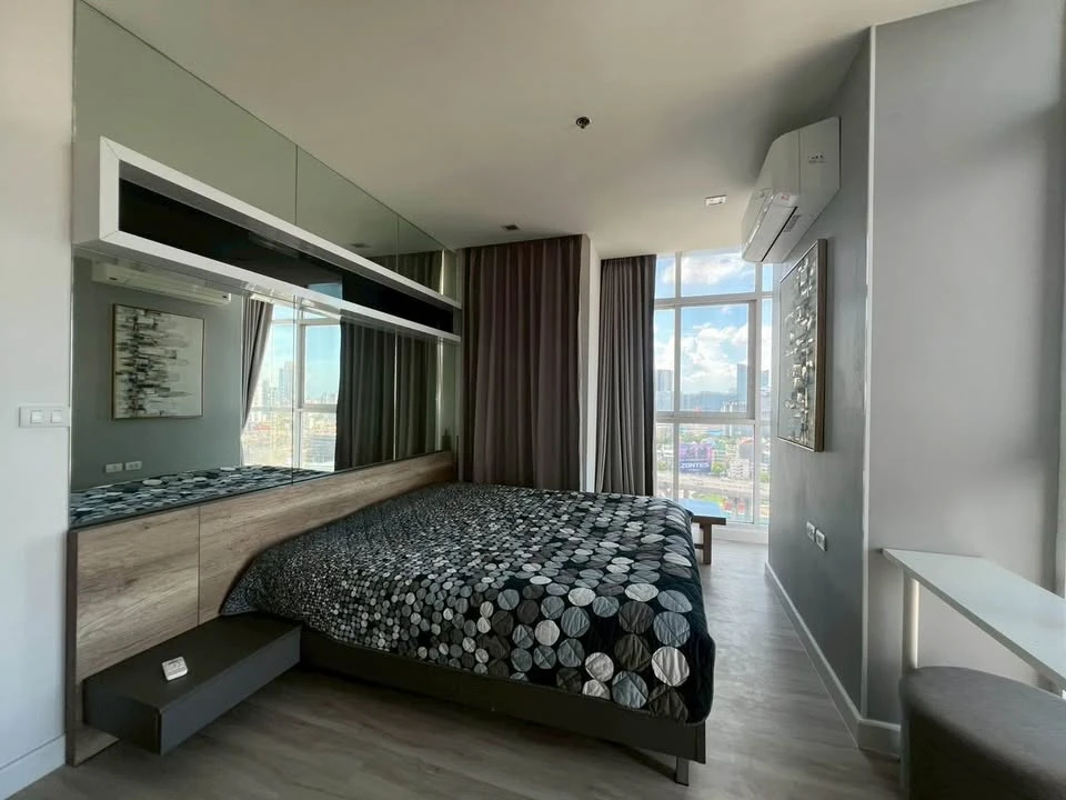 For rent: The Coast Bangkok, 2 bedrooms, spacious living area, fully furnished with built-in furniture, beautiful view. Book now!