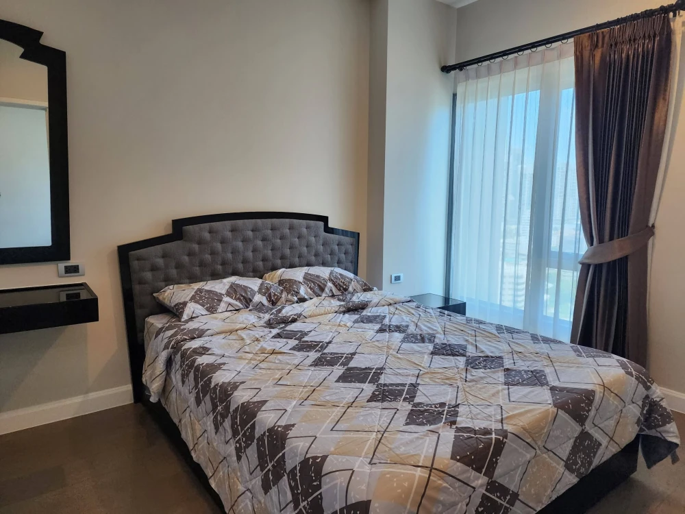 For rent: The Crest Sukhumvit 34, 21st floor (very high!). Fully furnished with appliances, ready to move in. Don't miss out!