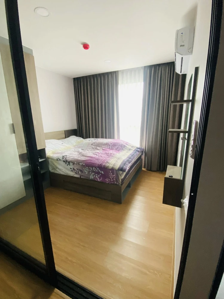 For rent: The Cube Loft Srinakarin-Theparak, 4th floor unit, fully furnished with appliances. Don't miss out!