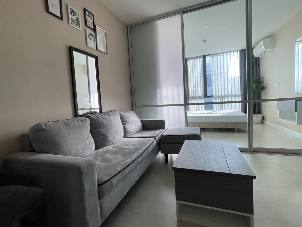 For rent: The Cube Nawamin-Ramintra, corner room, not crowded, decorated in a controlled tone, comes with a large sofa, comfortable to sit on,book now