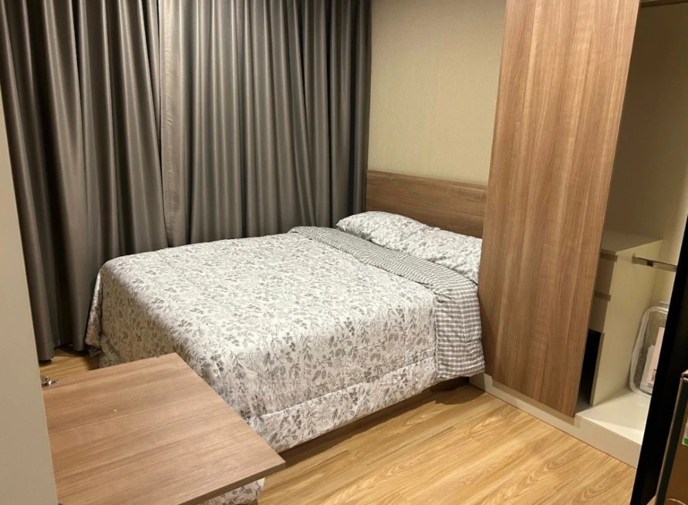For rent: The Cube South Chaengwattana 15/1. Features a sliding glass door separating the bedroom area and is fully furnished. Just bring your belongi