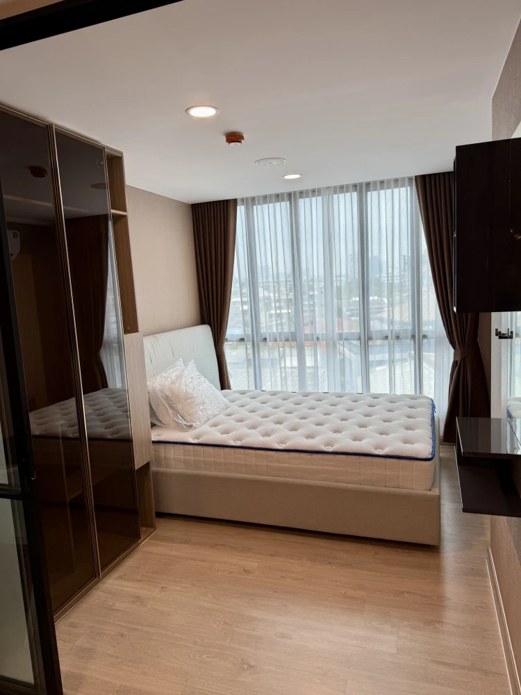 For rent: The Cube Urban Sathorn-Chan, spacious room, lots of usable space, comes with complete furniture, book now.
