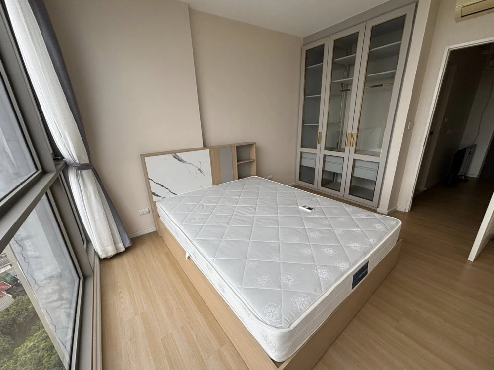 For rent: The Cuvee Tiwanon, a nice room, good location, convenient travel, beautiful view, not blocked, book now.