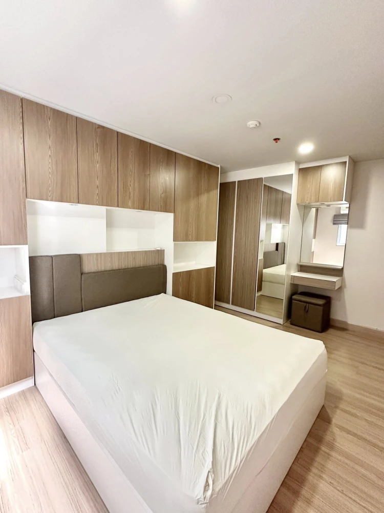 For rent: The Escape Condominium Sukhumvit 101/1, area 42 sq m, 4th floor, Building E, bedroom with built-in furniture, book now.