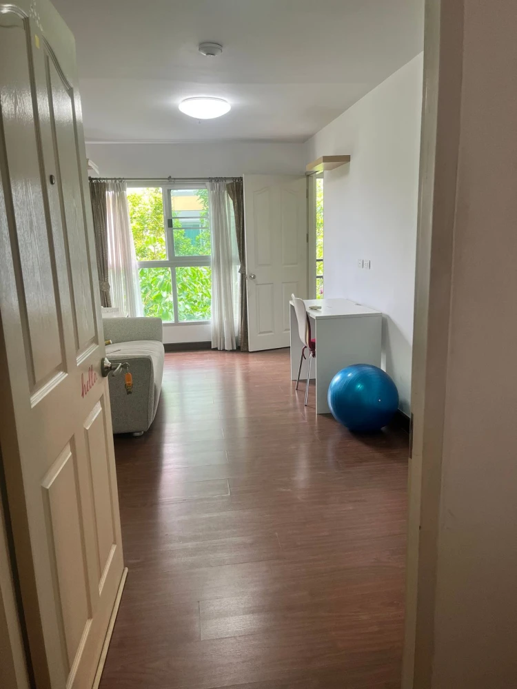 For rent: The Escape Condominium Sukhumvit 101/1, 4th floor, corner room, garden view, fully furnished, reserve now.