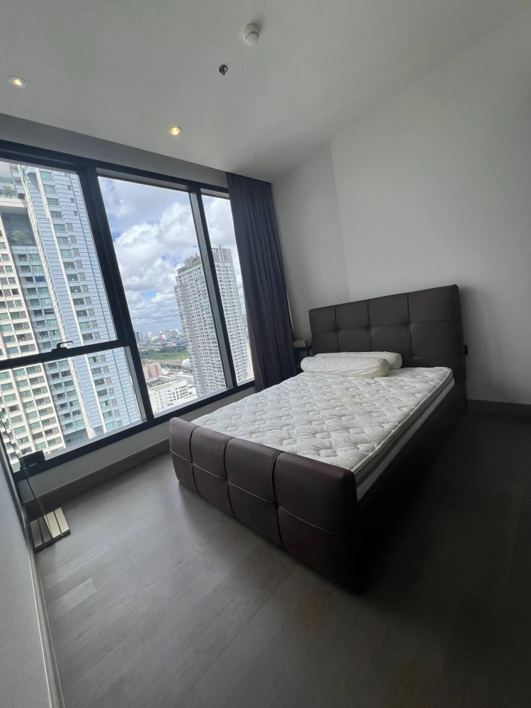 For rent: The Esse at Singha Complex, spacious room, lots of usable space, good location, great common area, beautiful view, reserve now!