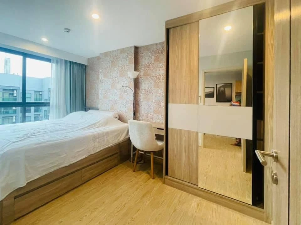 For rent: The Excel Hideaway Sukhumvit 50. Nice room, high-quality wallpaper. Great value. Book now, don't wait!