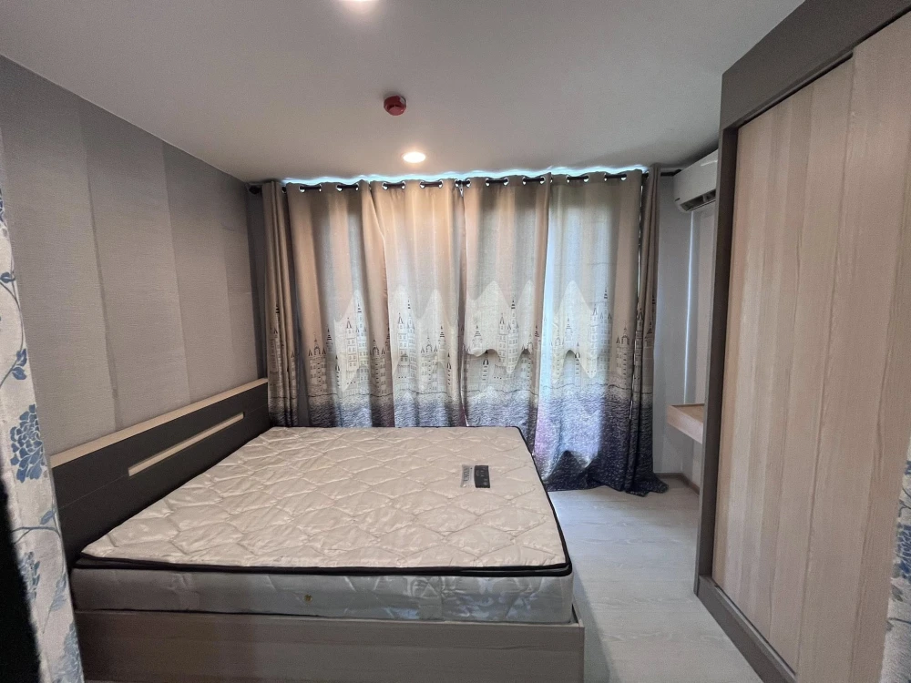 For rent: The Excel Khu Khot, a lovely room with complete decorations. Reserve now!