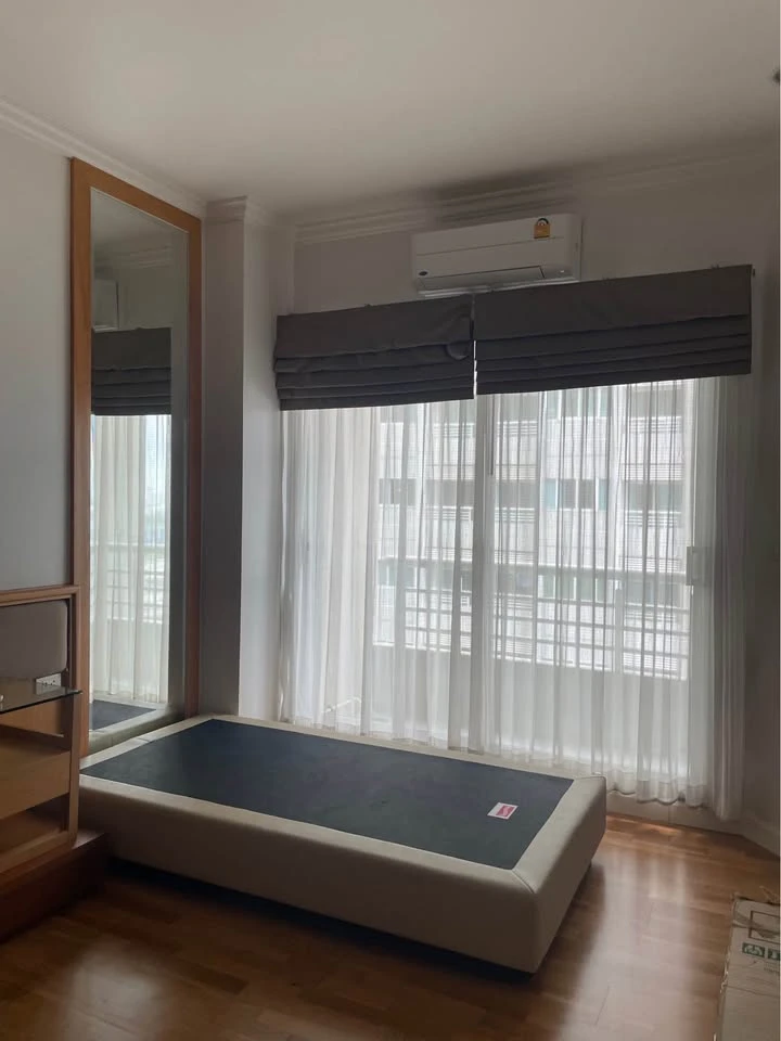 For sale rent: The Four Wings residence, spacious luxury condo, built-in kitchen and wide balcony, 15th floor, corner room, ready to move in