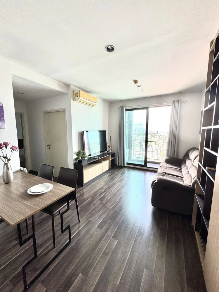 For rent or sale: The Gallery Bearing, large room, 2 bedrooms, 2 bathrooms, 23rd floor, beautiful view, good wind, no buildings blocking the view.