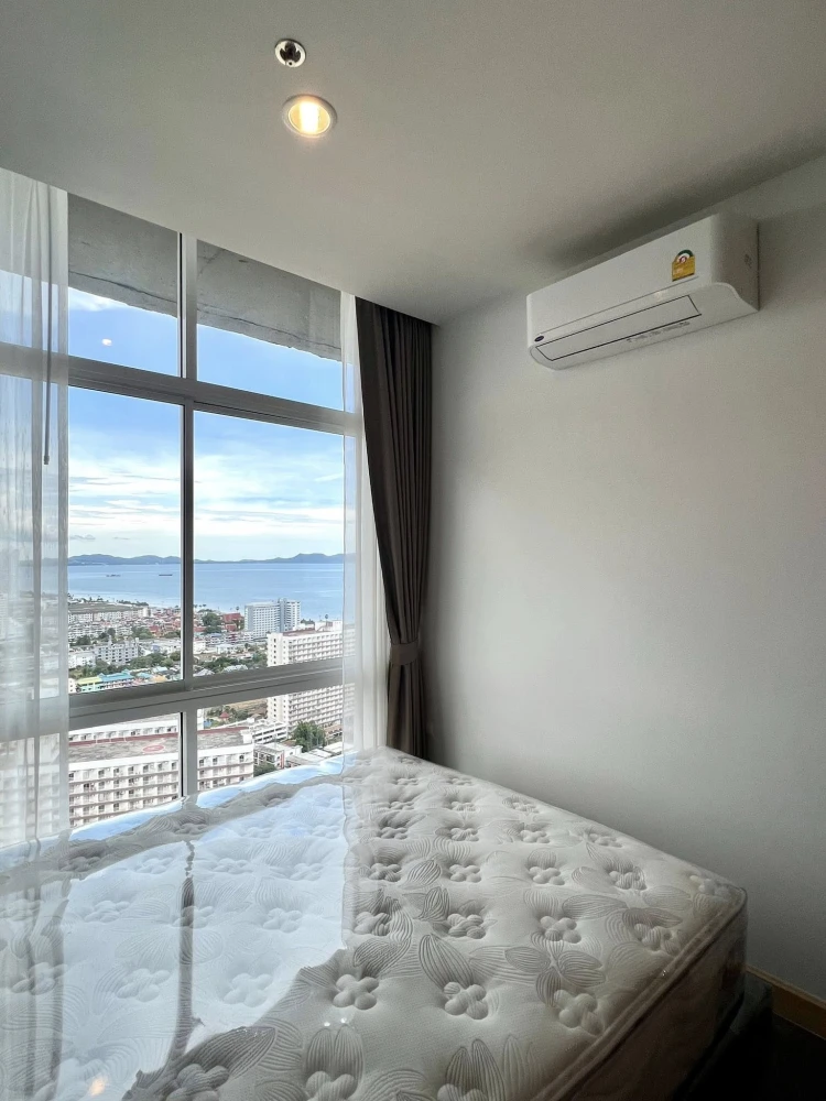 For rent: The Grand Jomtien, 2 bedrooms, plenty of living space, fully furnished, good location, beautiful sea view, don't miss it!