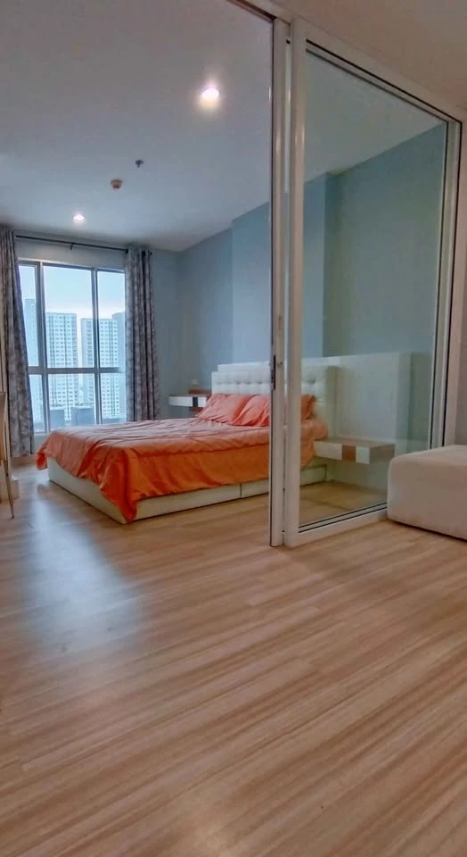The Hotel Serviced Condo for rent, high floor, fully furnished, affordable price, spacious and comfortable, reserve now.