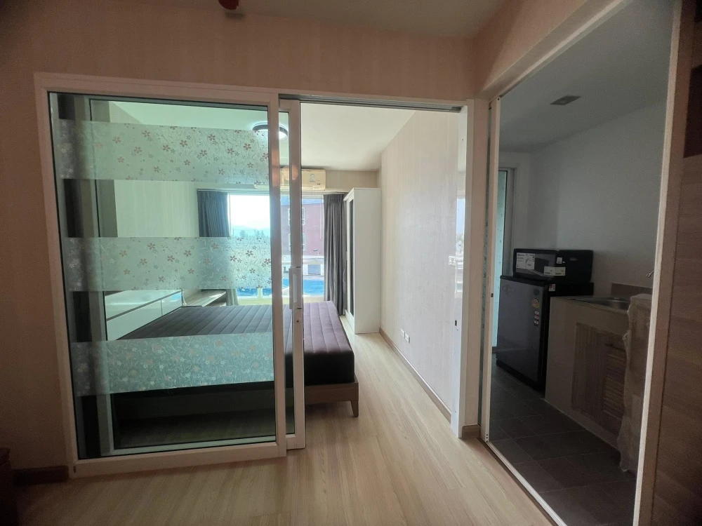 For rent: The IDOL Condominium Bangsean, 2nd floor, swimming pool view, fully furnished, nice to live in, reserve now.