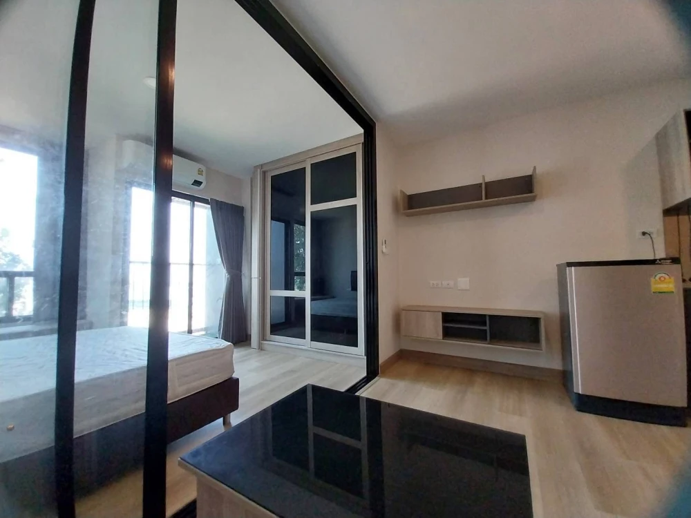 For rent: The Indeed Condo Amata, 5th floor, exterior view, fully furnished, very livable. Book now, don't miss out!