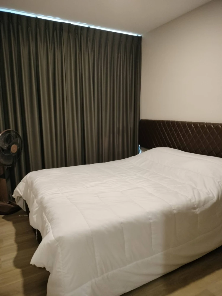 For rent: The Indeed Condo Amata, 2nd floor unit with high-quality built-in furniture. Move-in ready!