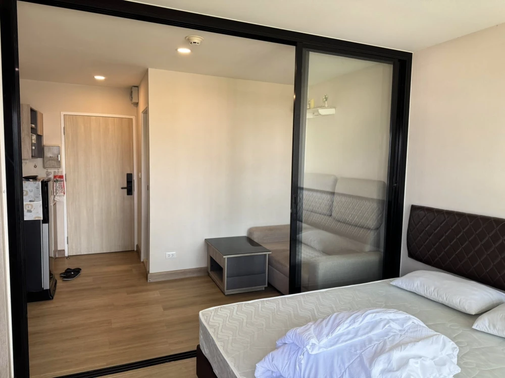 For rent: The Indeed Condo Amata, 5th floor unit. Great location, fully furnished. Book now!