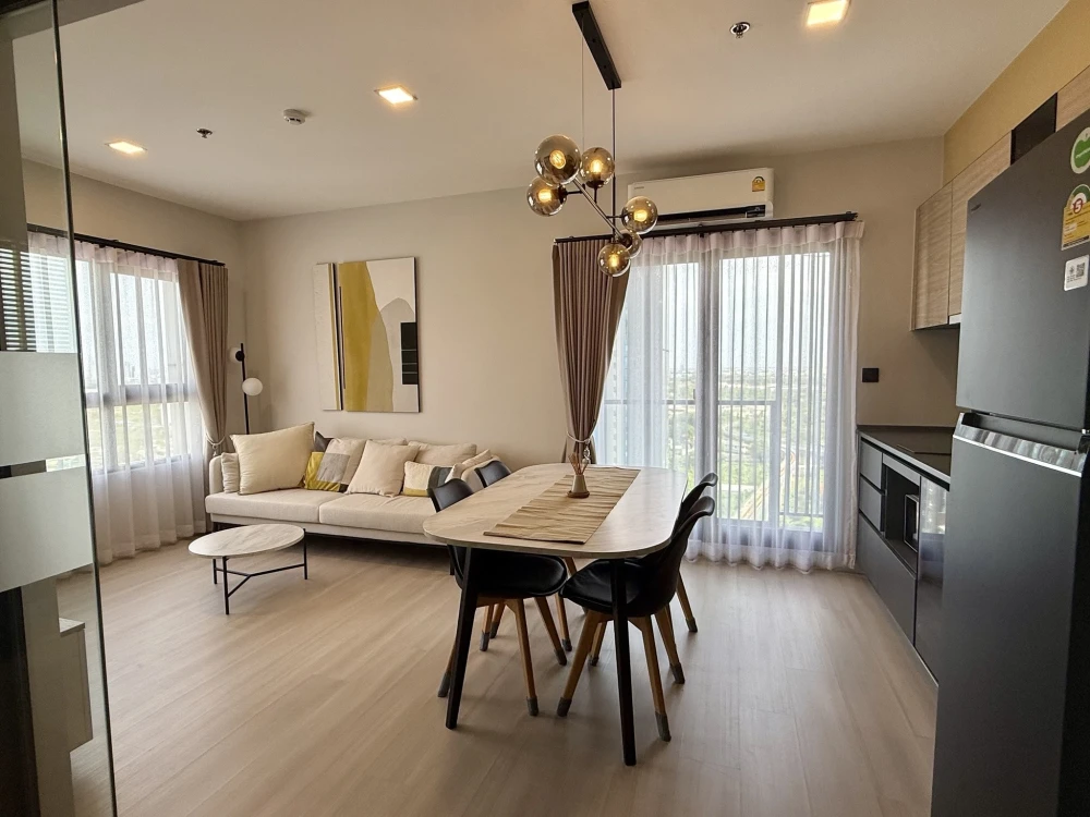 For rent: The Key MRT Phetkasem 48, corner room, quiet and private, not next to anyone, built-in furniture, fully decorated, ready to move in.