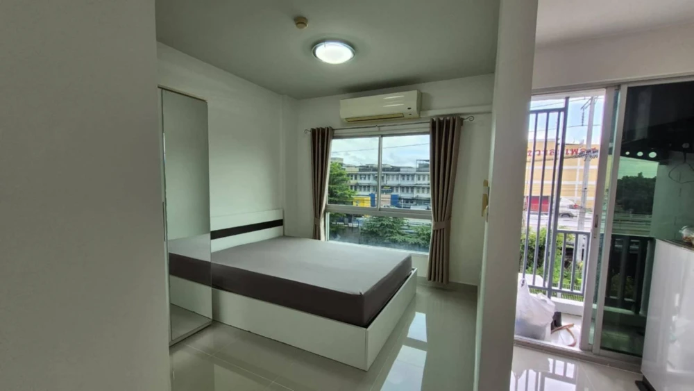 For rent: The Kith Lumlukka Klong 2, 2 bedrooms, 3rd floor, convenient transportation, comes with complete electrical appliances, don't miss it.