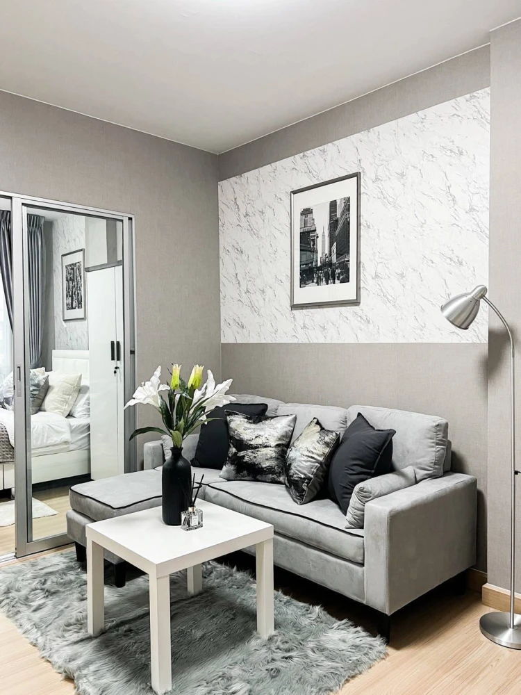 For rent: The KITH Sukhumvit 113, beautifully decorated room with a theme, comes with furniture and complete amenities. Hurry and reserve now!