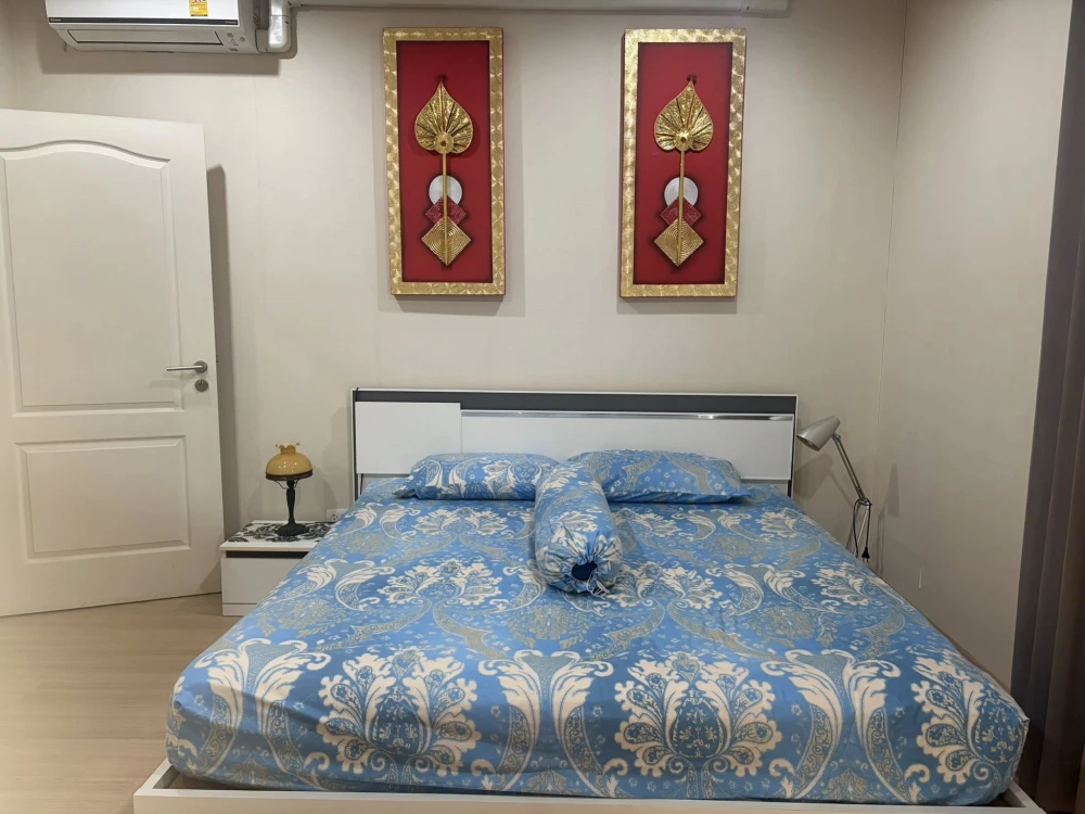 For rent: The LightHouse Sathorn-Chareonnakorn, 2 bedrooms, spacious living area, great location, fully furnished. Don't miss out!