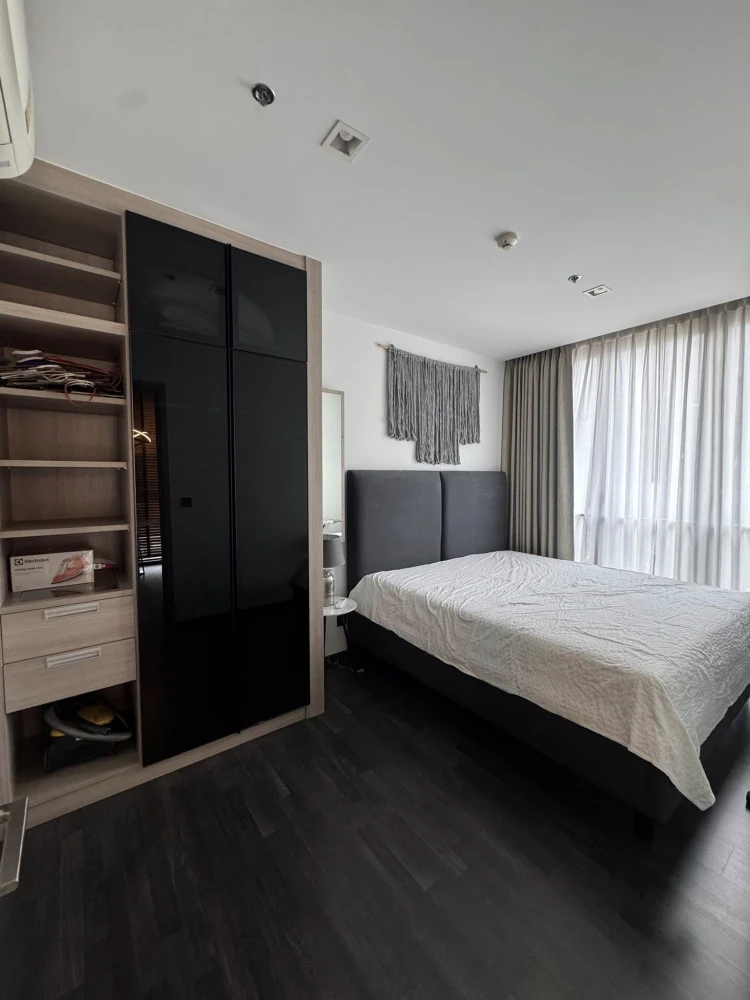 For rent: The Line Asok-Ratchada, corner unit, private, 16th floor with high-floor view. Convenient and fully equipped. Don't wait!
