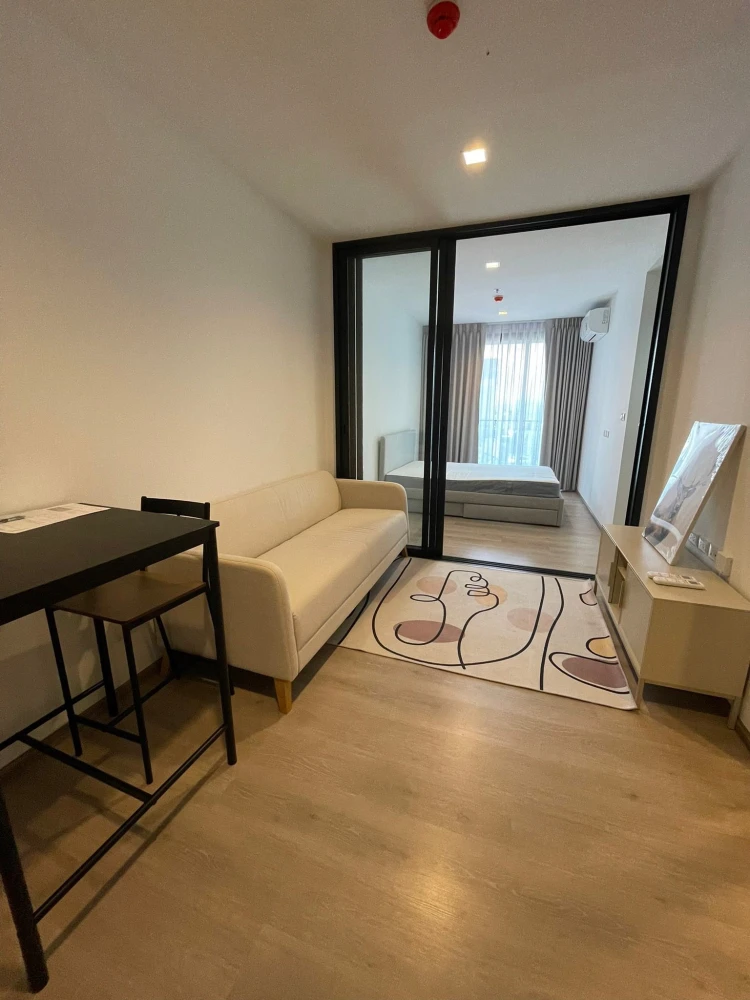 For rent: The Line Phahonyothin Park. Spacious and comfortable room, fully furnished. Book now to secure your unit!