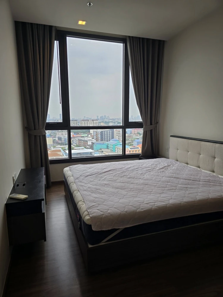 For rent: The Line Sukhumvit 71, high floor unit, spacious and comfortable. Book now!