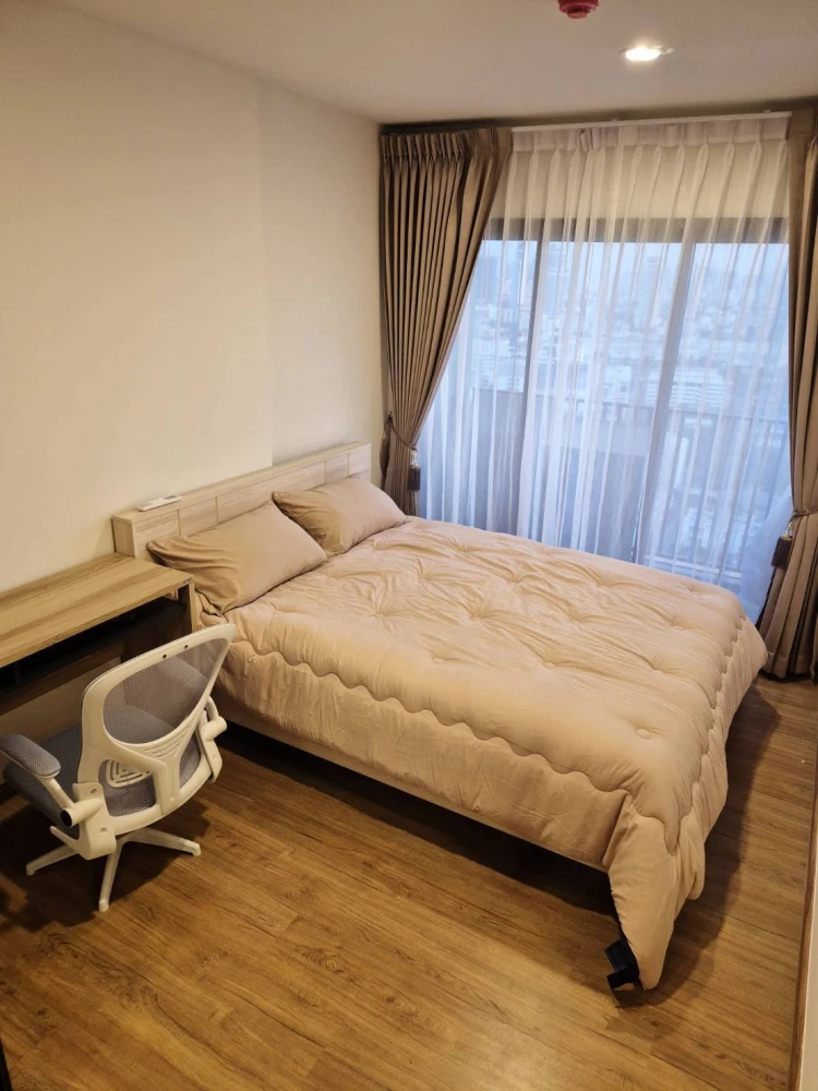 For rent: The Line Vibe, 37 sq.m., unobstructed view, spacious living area, high floor (26th floor). Don't miss out!