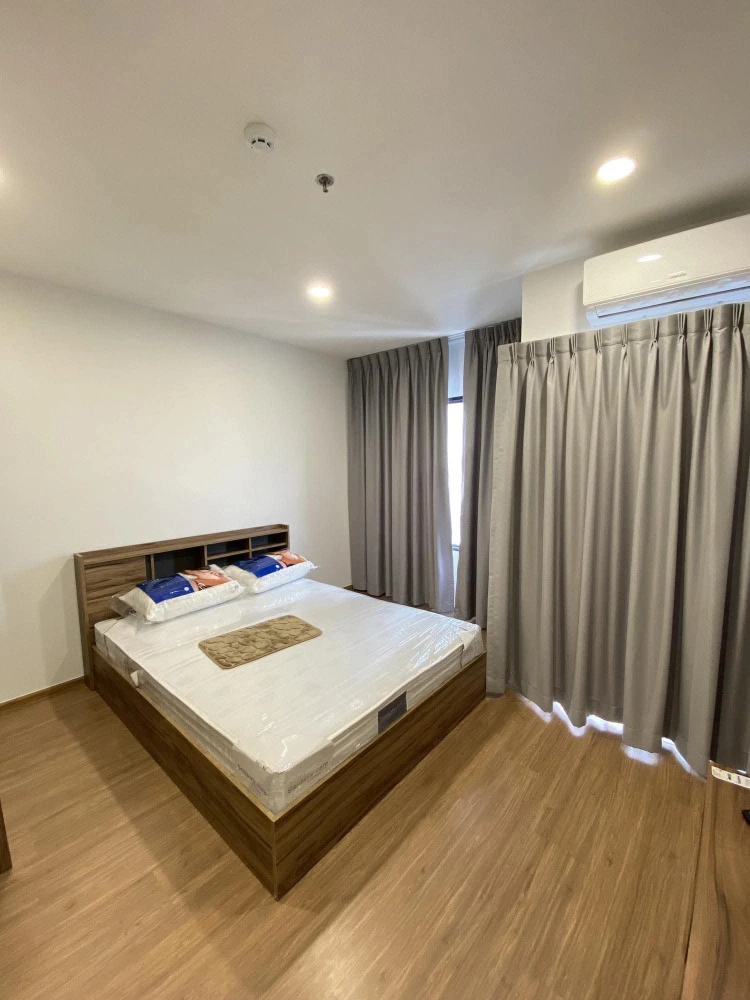 For rent: The Livin Phetkasem, high floor room, 30th floor, good view, city view, 24 sq m. I must say that you must book.