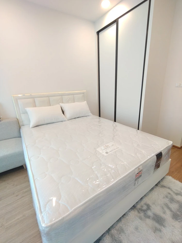 For rent: The Livin Ramkhamhaeng, a lovely room, fully furnished with appliances. Just bring your bags and move in.