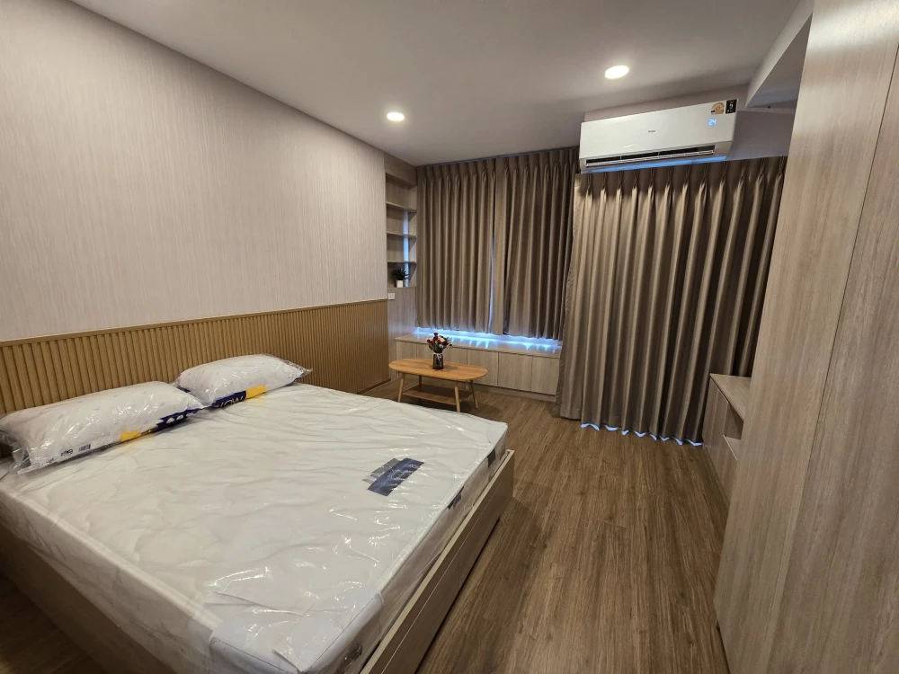 For rent: The Livin Ramkhamhaeng Studio room, fully furnished with appliances. Just bring your bags and move in.