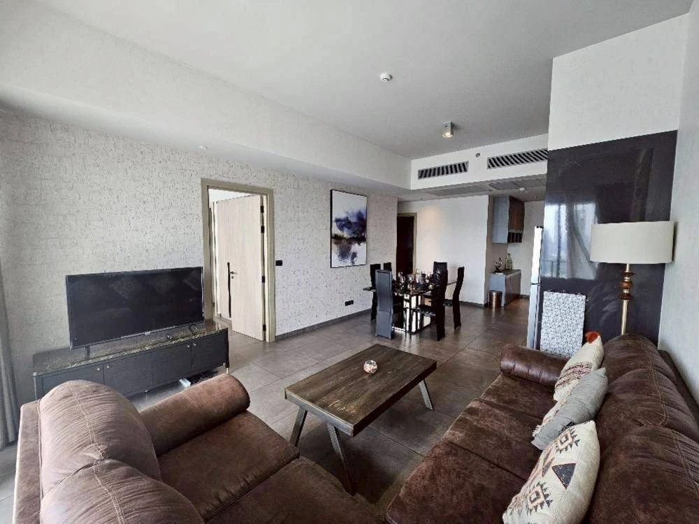 For rent: The Lofts Asoke, 30th floor, very high, city view, great atmosphere, fully furnished, hurry and book now.