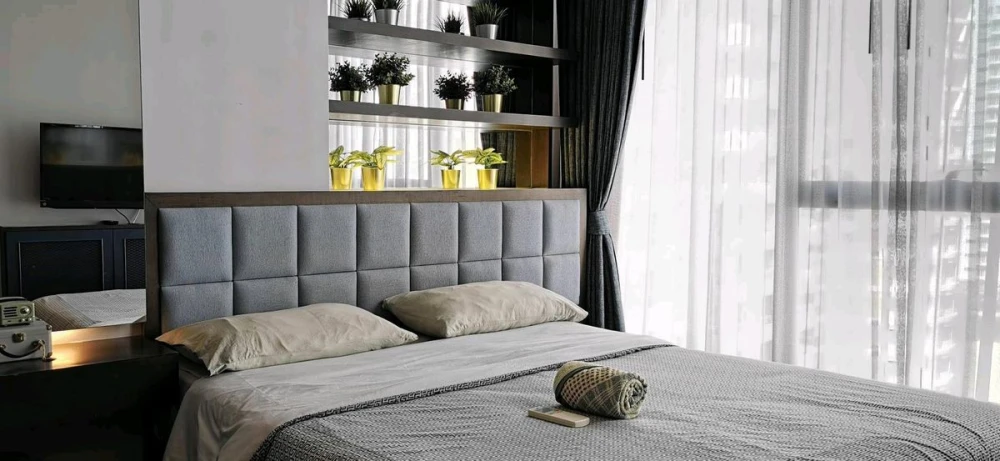 For rent: The Lumpini 24, 15th floor, nice, fully furnished unit. Book now, don't wait!